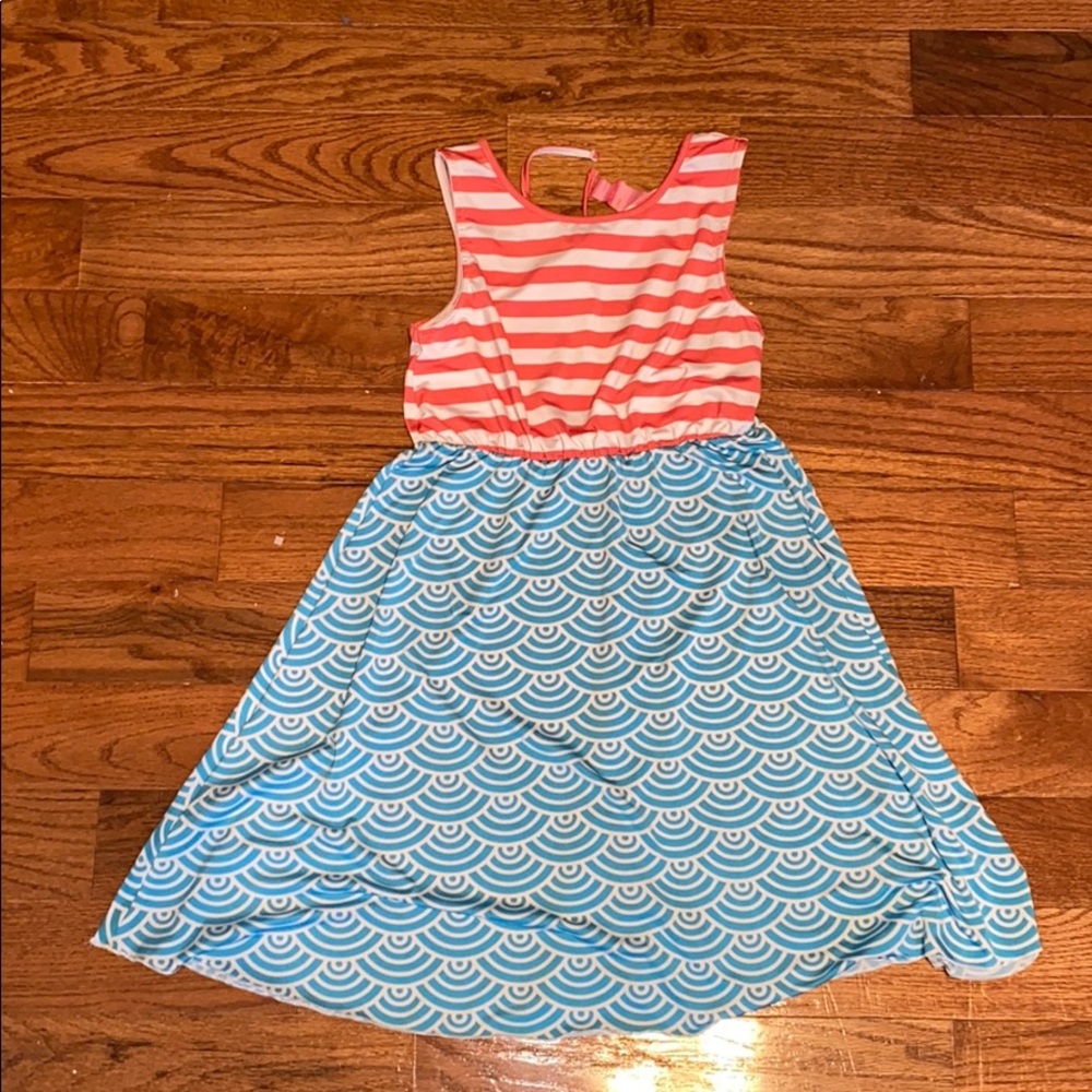 ❤️3/$25❤️ Girls dress size large (2 different designs)
